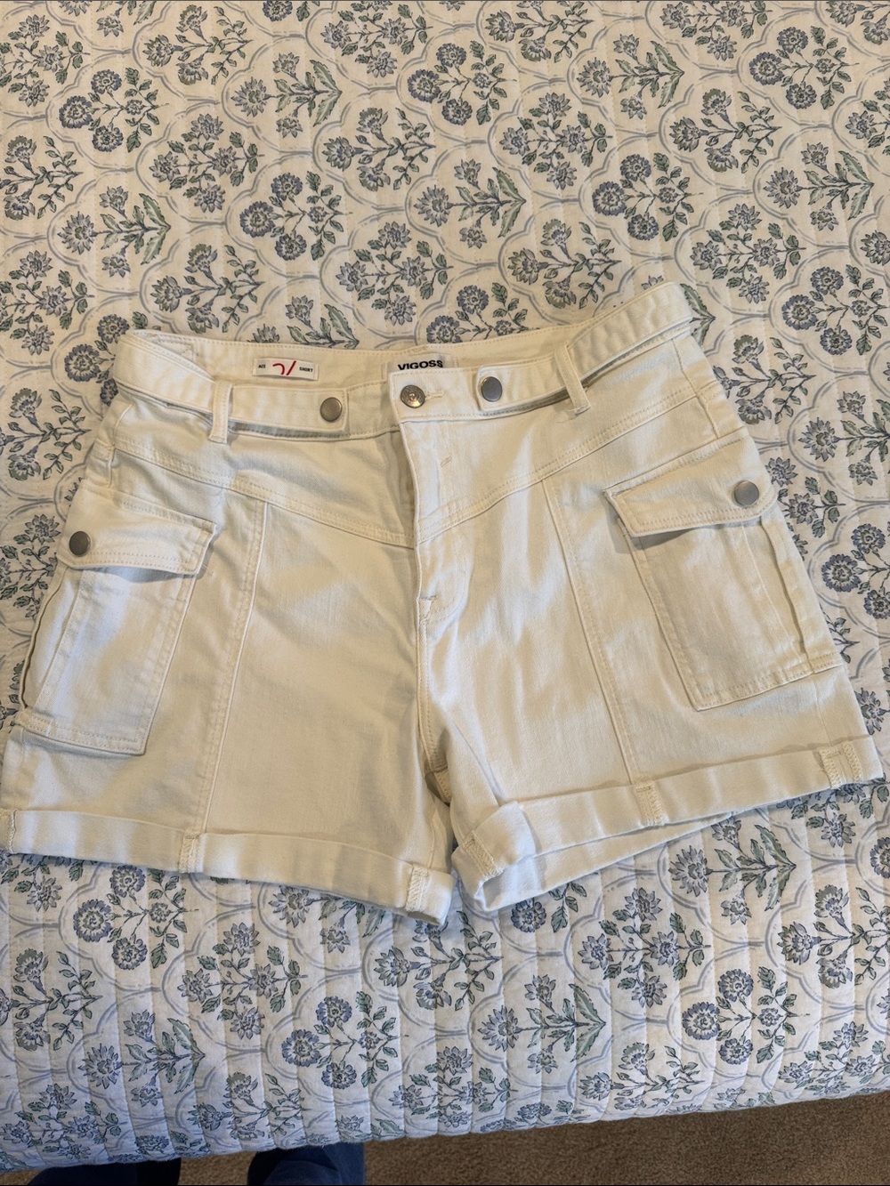 Vigoss Cream Cargo Denim Shorts with Flap Pockets